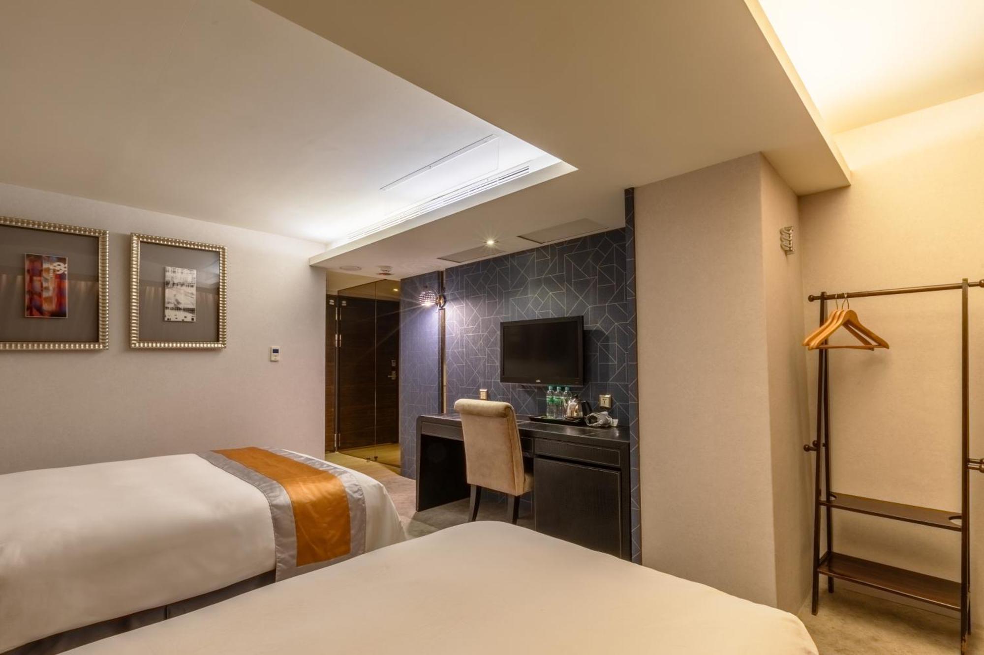 Ren Mei Fashion Hotel Taichung Oda fotoğraf