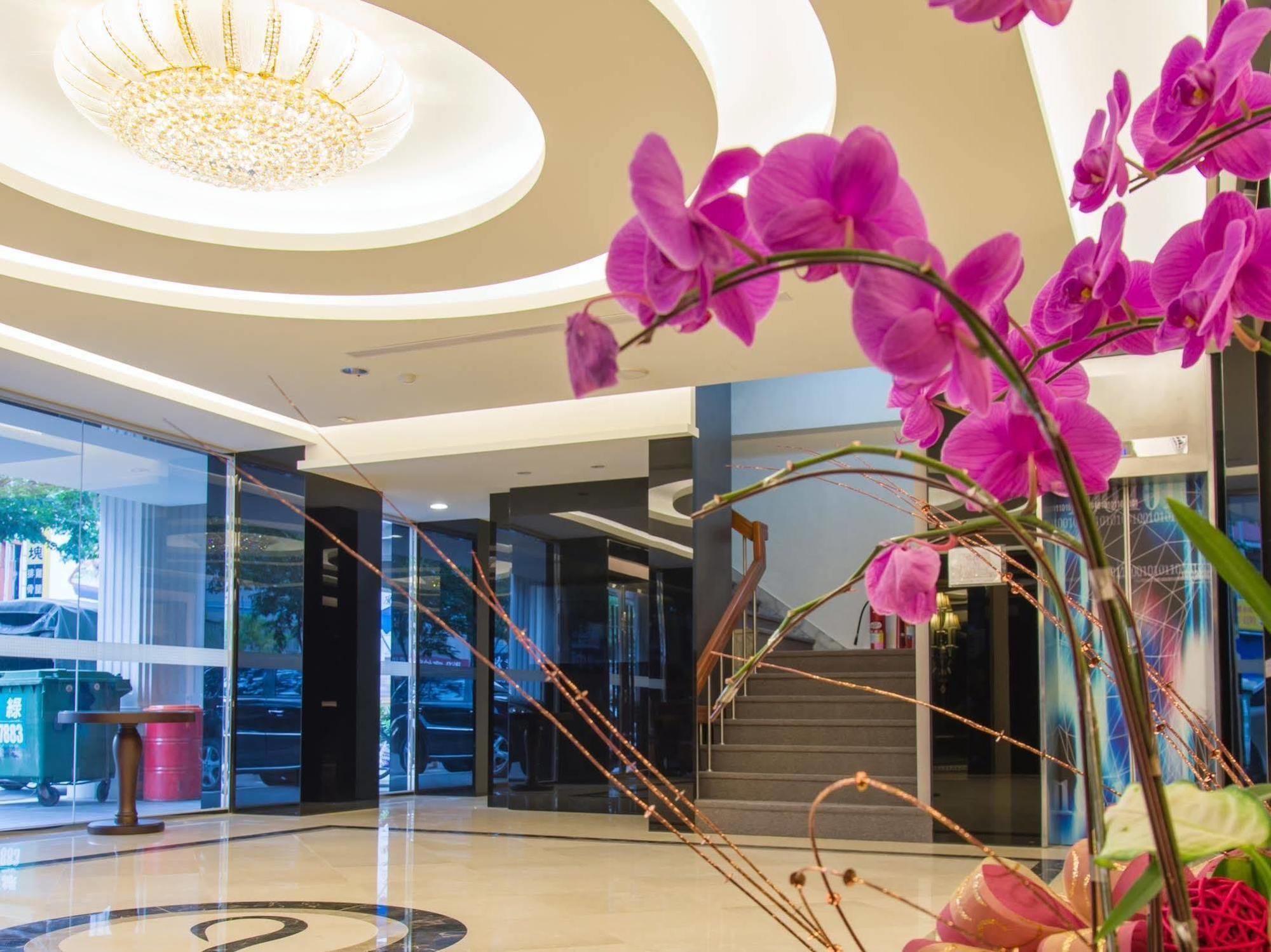 Ren Mei Fashion Hotel Taichung Dış mekan fotoğraf