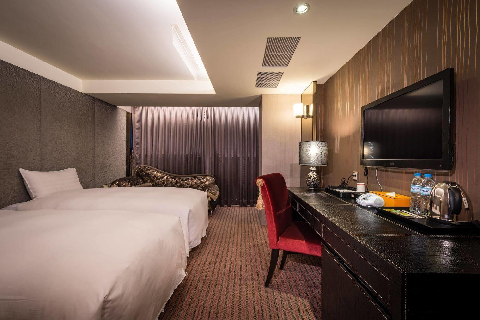 Ren Mei Fashion Hotel Taichung Dış mekan fotoğraf